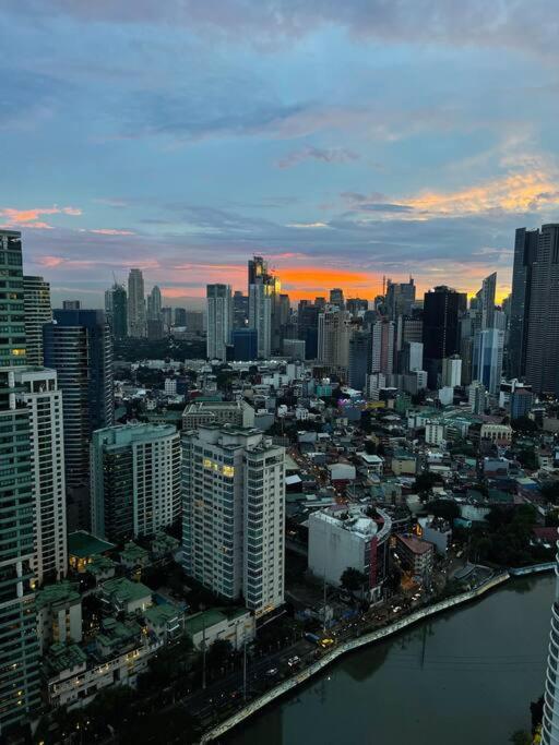 The Serene Escape Rockwell Makati City View 1Br Leilighet Manila Eksteriør bilde