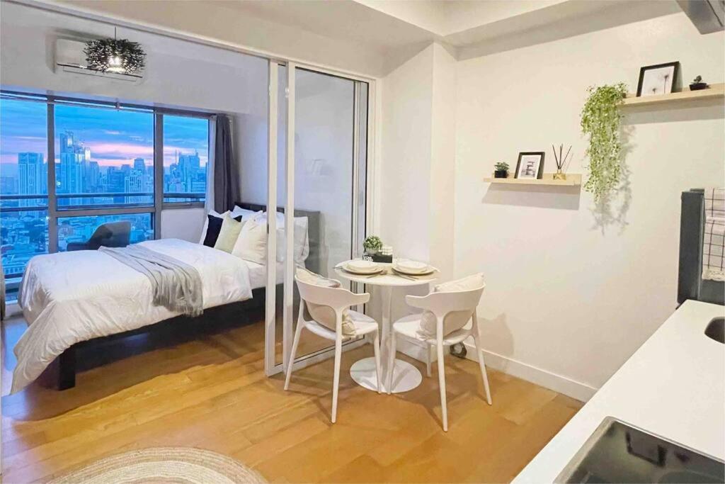 The Serene Escape Rockwell Makati City View 1Br Leilighet Manila Eksteriør bilde