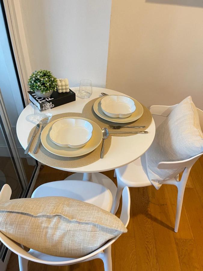 The Serene Escape Rockwell Makati City View 1Br Leilighet Manila Eksteriør bilde